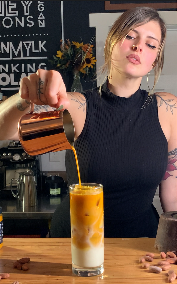 Moon's Eye Mylk Golden Paste